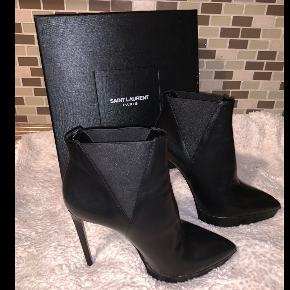 SAINT LAURENT BOOTIES! JANIS 105 Chelsea BOOT!